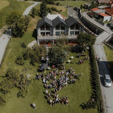Oberwoelz StadtZum Wohle公寓式酒店 外观 照片