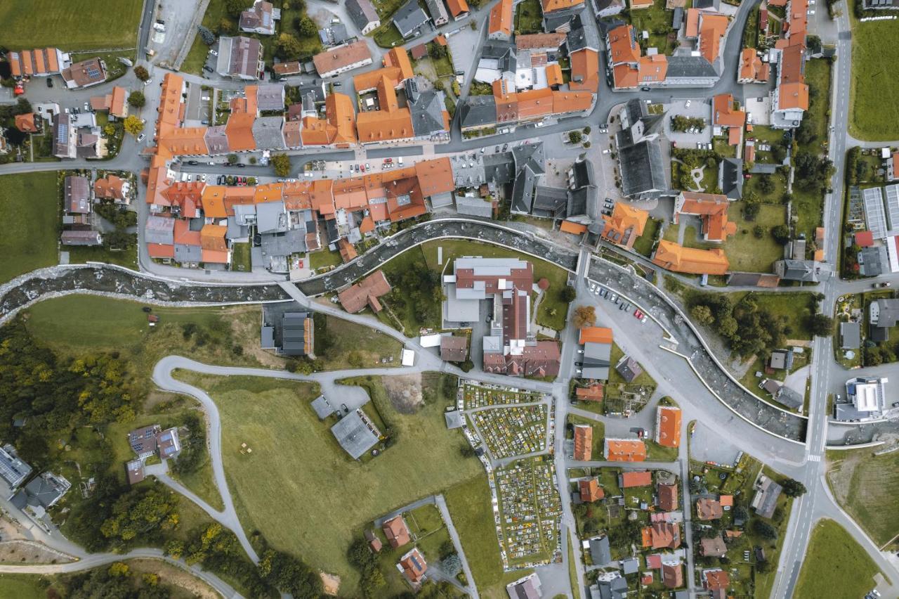 Oberwoelz StadtZum Wohle公寓式酒店 外观 照片