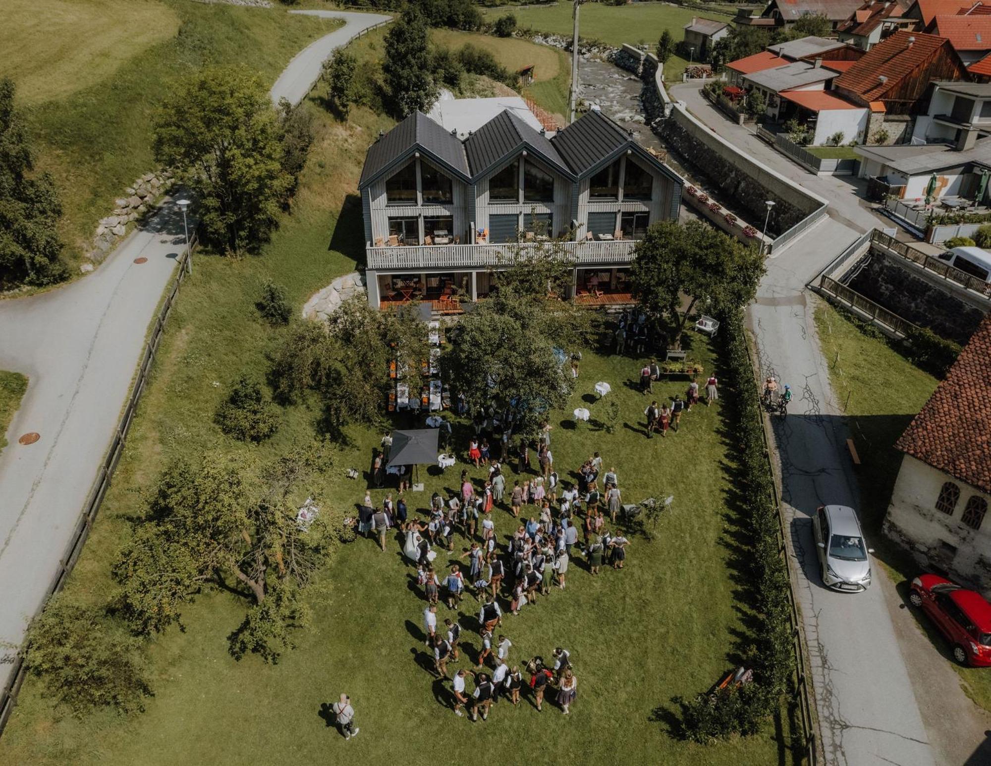 Oberwoelz StadtZum Wohle公寓式酒店 外观 照片